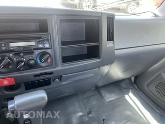 2018 Isuzu NRR Base – miniatura 6