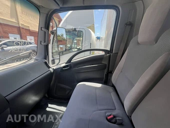 2018 Isuzu NRR Base – miniatura 7