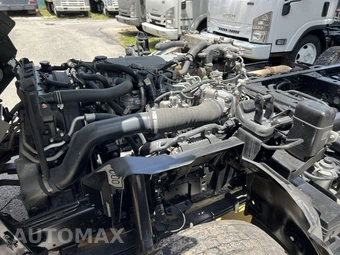 2018 Isuzu NRR Base – miniatura 14