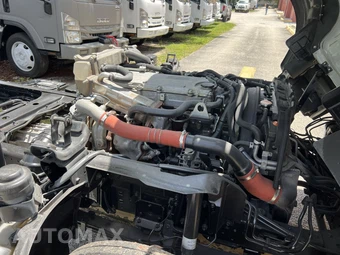 2018 Isuzu NRR Base – miniatura 15