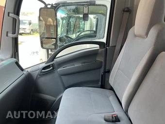2018 Isuzu NRR Base – miniatura 20