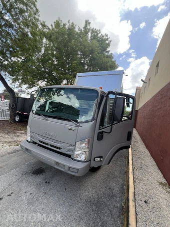 2018 Isuzu NRR Base – miniatura 15