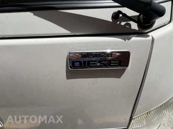 2018 Isuzu NRR Base – miniatura 30