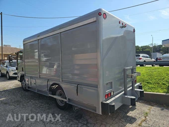 2018 Isuzu NRR Base Low Tilt – miniatura 2