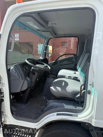 2018 Isuzu NRR – miniatura 2