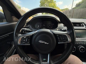 2018 Jaguar E-PACE R-Dynamic SE – miniatura 35