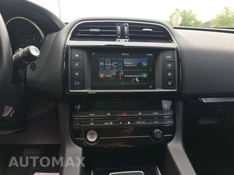 2018 Jaguar F-PACE Premium – miniatura 7