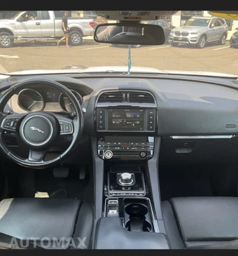 2018 Jaguar F-PACE Premium – miniatura 10