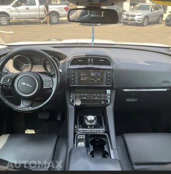 2018 Jaguar F-PACE Premium – miniatura 14