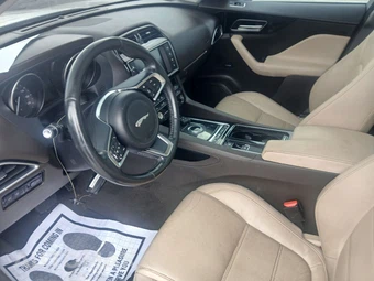 2018 Jaguar F-PACE Prestige – miniatura 8