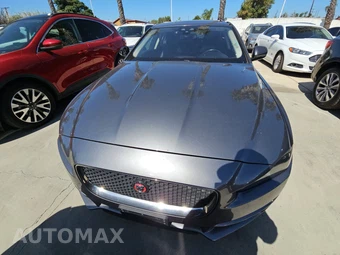 2018 Jaguar XE 25t Premium – miniatura 2
