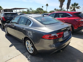 2018 Jaguar XE 25t Premium – miniatura 6