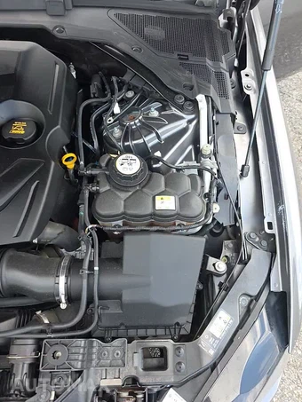 2018 Jaguar XE 25t Prestige – miniatura 24