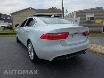 2018 Jaguar XE Portfolio – miniatura 2