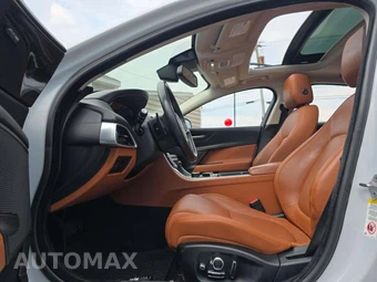 2018 Jaguar XE Portfolio – miniatura 6