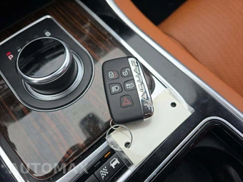 2018 Jaguar XE Portfolio – miniatura 8