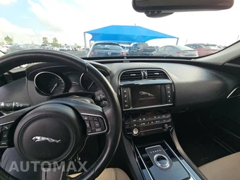 2018 Jaguar XE Premium – miniatura 11