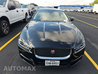 2018 Jaguar XE Premium – miniatura 2