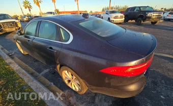 2018 Jaguar XF 25t Premium Sedan – miniatura 6
