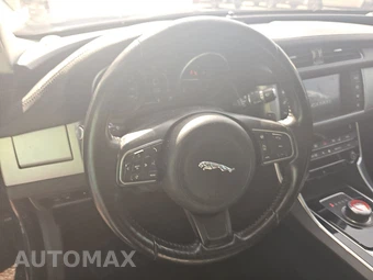 2018 Jaguar XF 25t Premium Sedan - miniatura 10