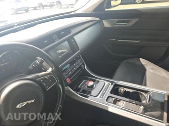 2018 Jaguar XF 25t Premium Sedan - miniatura 11