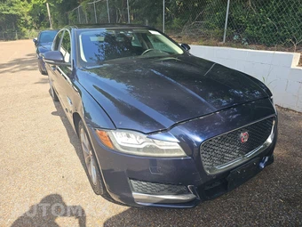 2018 Jaguar XF 25t Premium Sedan - miniatura 3