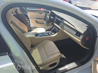 2018 Jaguar XF 25t Premium Sedan – miniatura 18