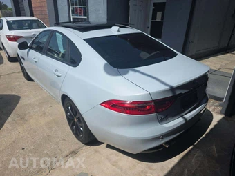 2018 Jaguar XF 25t Premium Sedan – miniatura 2