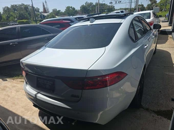 2018 Jaguar XF 25t Premium Sedan – miniatura 3