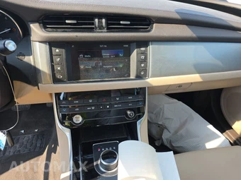 2018 Jaguar XF 25t Premium Sedan – miniatura 11