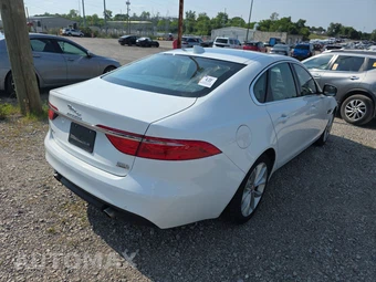 2018 Jaguar XF 25t Premium Sedan – miniatura 4