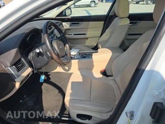 2018 Jaguar XF 25t Premium Sedan – miniatura 7