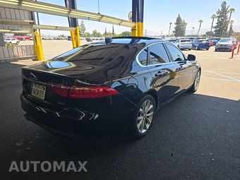 2018 Jaguar XF Premium Sedan – miniatura 4