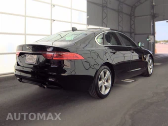 2018 Jaguar XF Sedan – miniatura 4