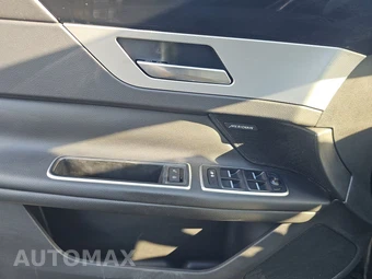 2018 Jaguar XF Sedan – miniatura 9