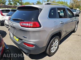 2018 Jeep Cherokee Latitude Plus - miniatura 4