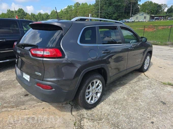2018 Jeep Cherokee Latitude Plus - miniatura 3