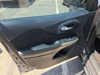 2018 Jeep Cherokee Tech Connect Edition – miniatura 9