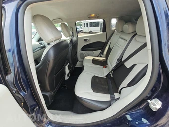 2018 Jeep Compass Latitude - miniatura 13