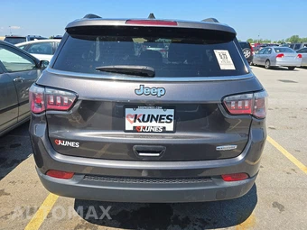 2018 Jeep Compass Latitude – miniatura 16