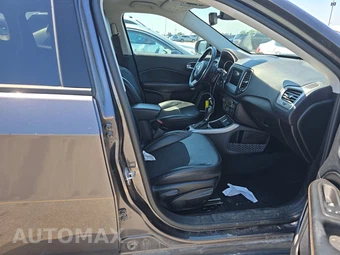 2018 Jeep Compass Latitude – miniatura 8