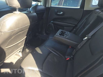2018 Jeep Compass Latitude – miniatura 13