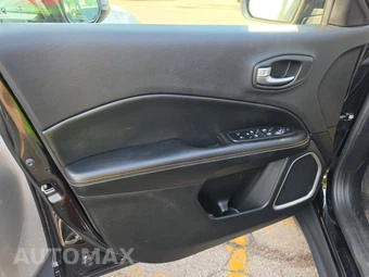 2018 Jeep Compass Latitude – miniatura 9