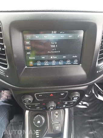 2018 Jeep Compass Latitude - miniatura 28