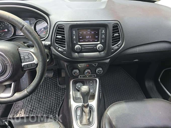 2018 Jeep Compass Latitude – miniatura 10