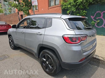 2018 Jeep Compass Latitude – miniatura 2