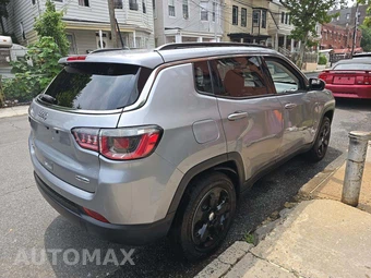 2018 Jeep Compass Latitude – miniatura 3