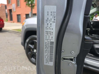 2018 Jeep Compass Latitude – miniatura 5