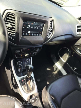 2018 Jeep Compass Latitude – miniatura 10