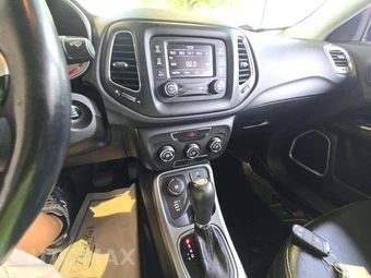 2018 Jeep Compass Latitude - miniatura 10